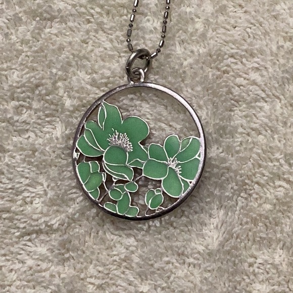 Reversible Pendant Necklace - Picture 4 of 4